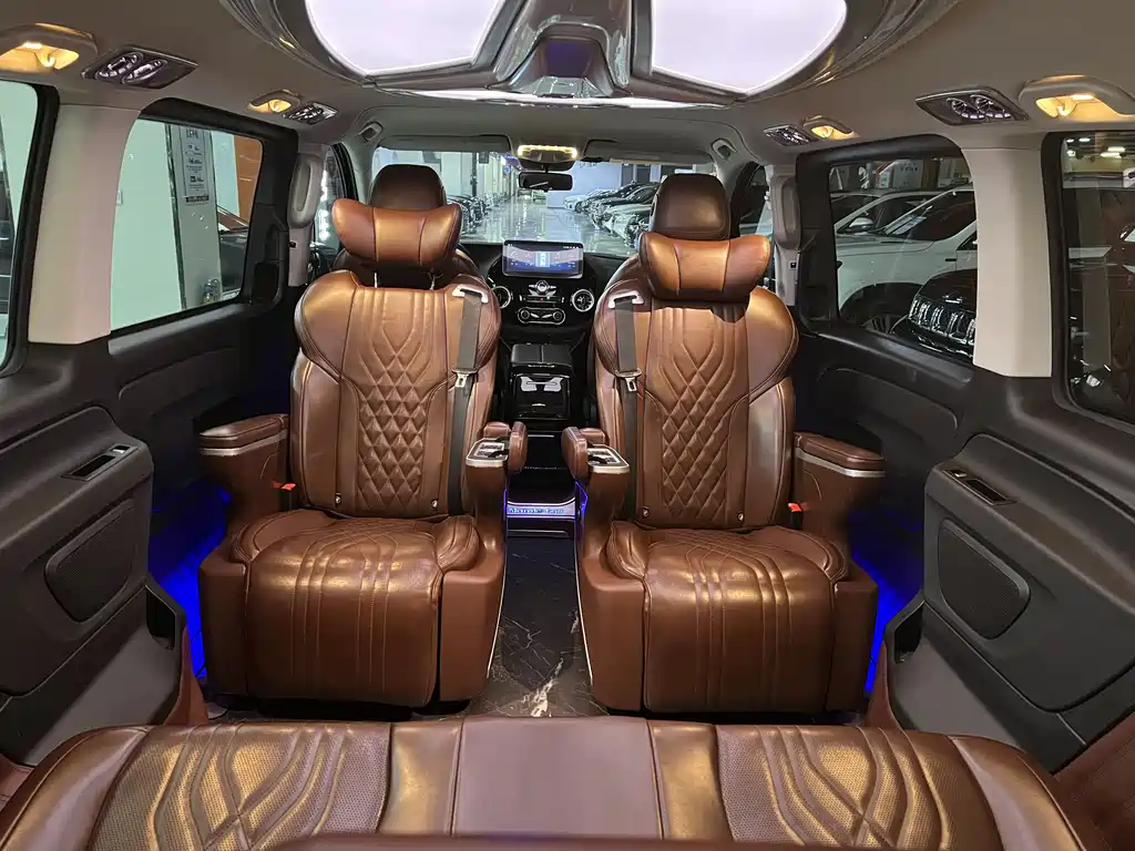 Mercedes-Benz Vito 2023 — фото 12