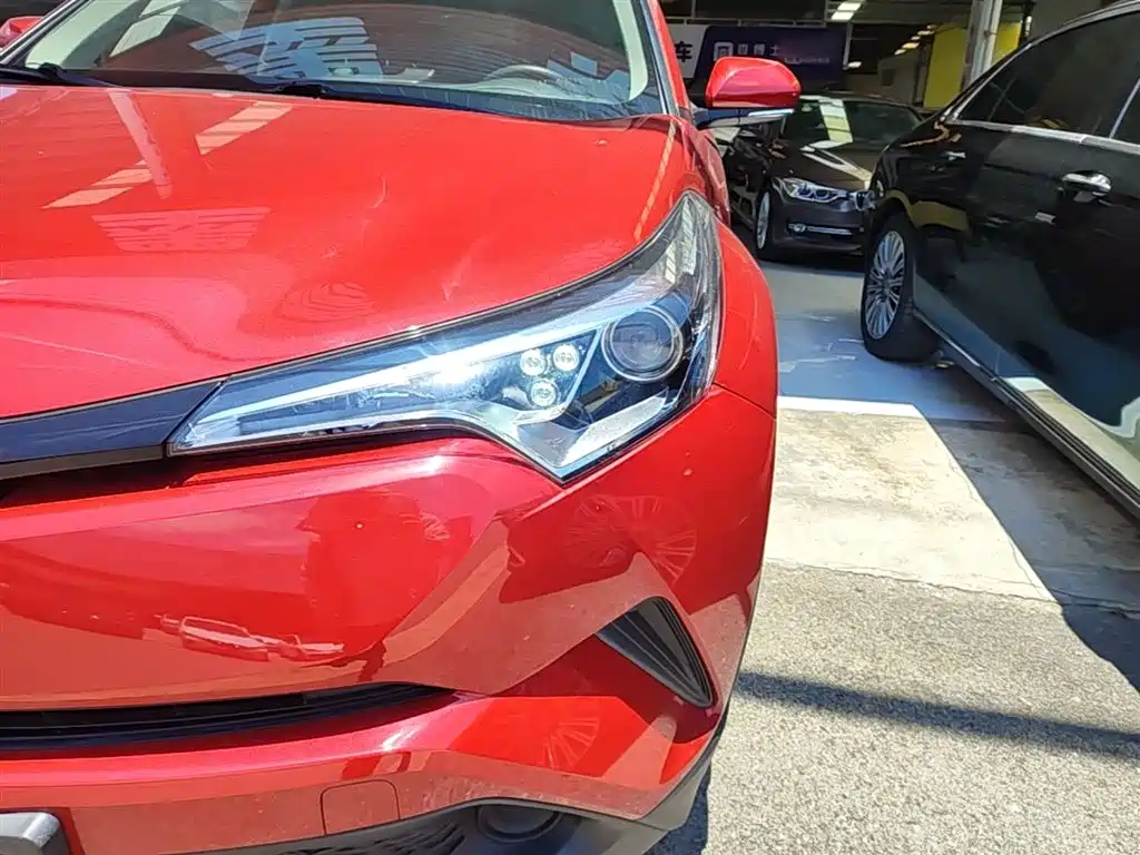 Toyota C-HR 2020 — фото 24