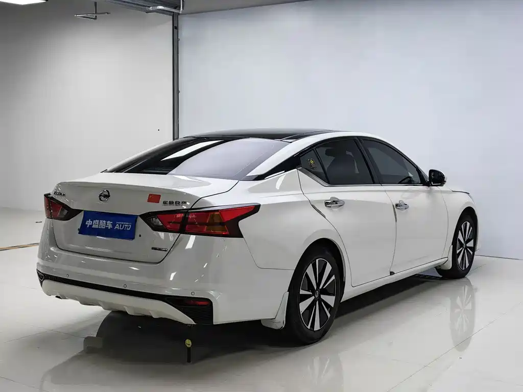 Nissan Teana 2022 — фото 4