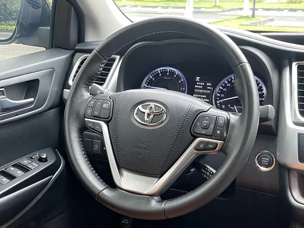 Toyota Highlander 2020 — фото 21