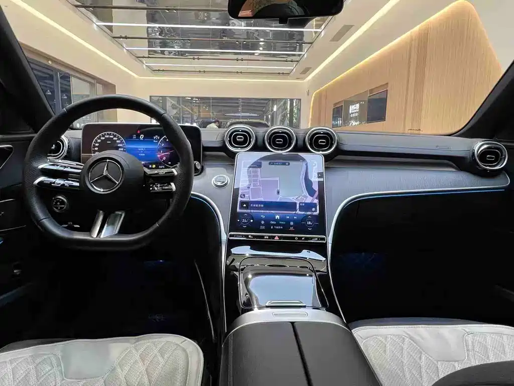 Mercedes-Benz C-Class 2023 — фото 8