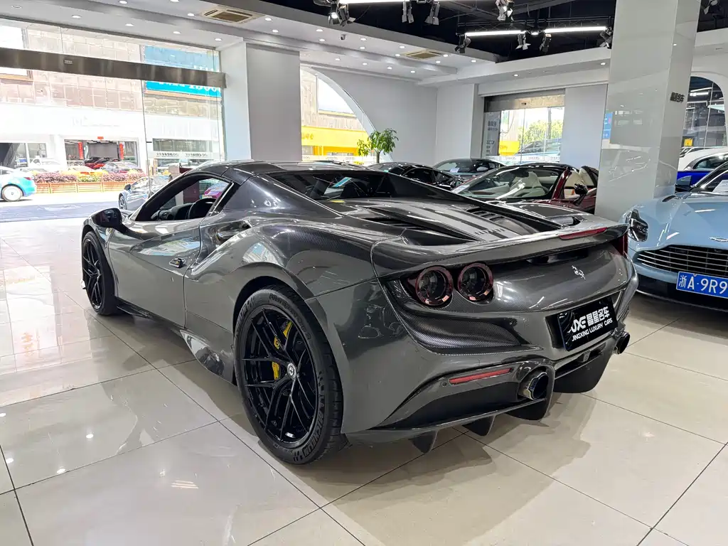 Ferrari F8 2022 — фото 9