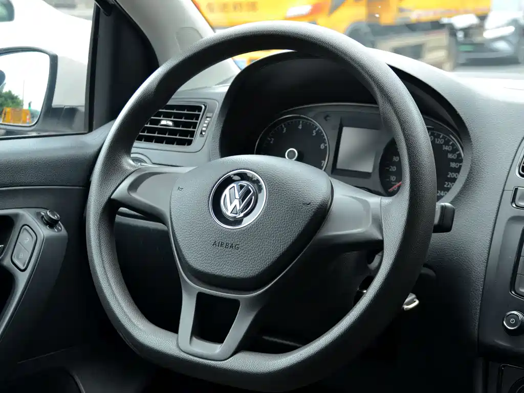 Volkswagen Polo 2019 — фото 12