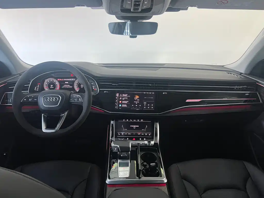 Audi Q8 2023 — фото 11