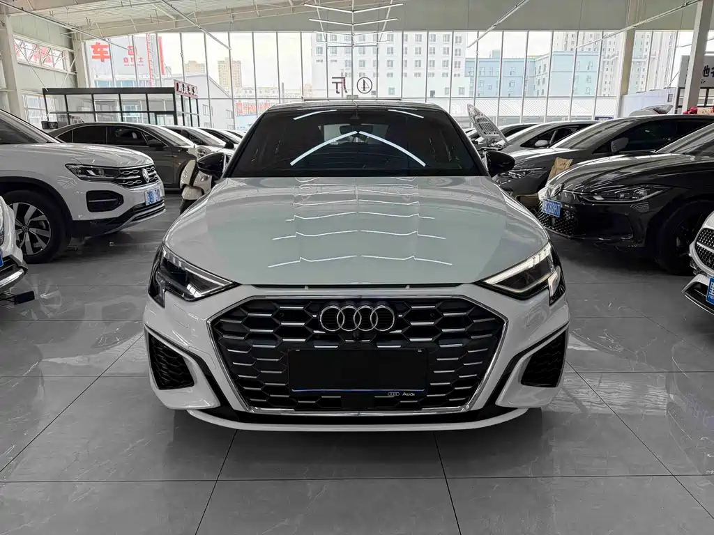 Audi A3 2022 — фото 2