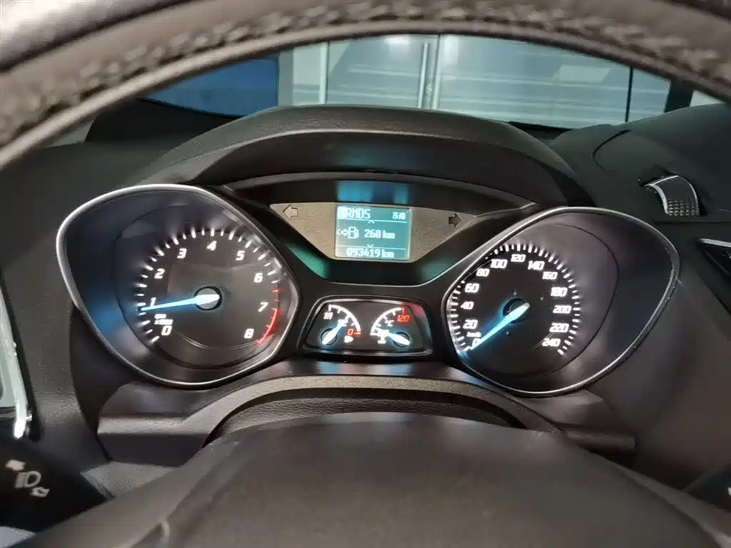 Ford Kuga 2014 — фото 12