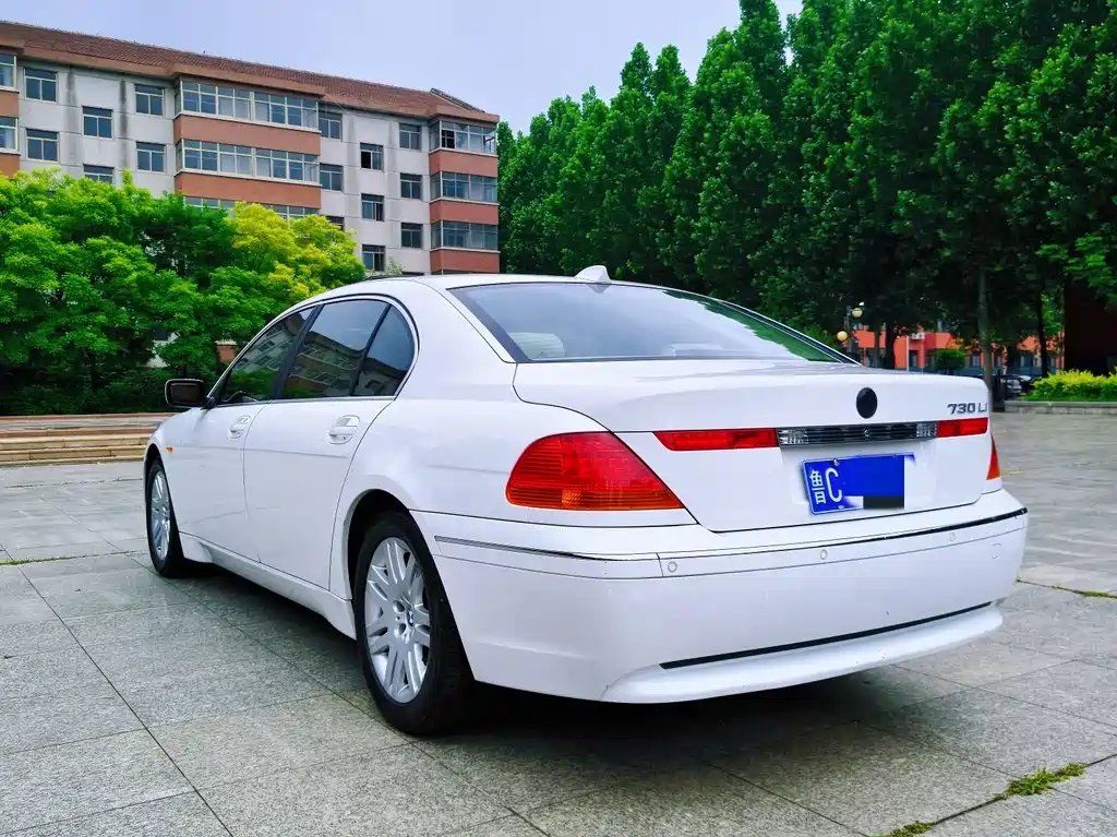 BMW 7 Series 2005 — фото 14