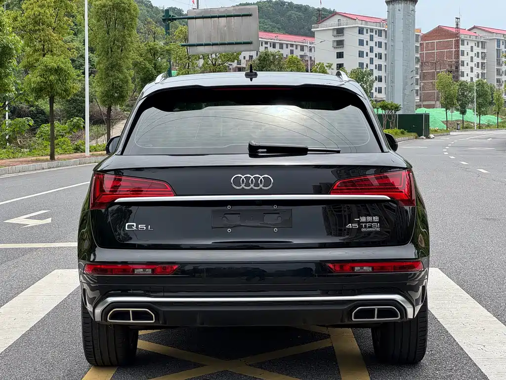 Audi Q5L 2023 — фото 5
