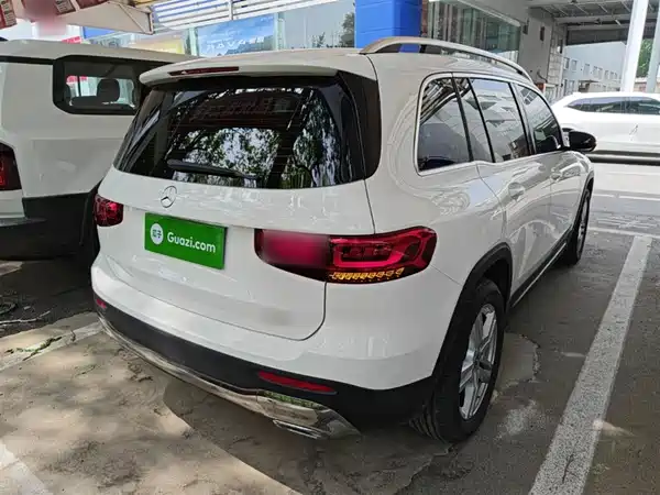 Mercedes-Benz GLB 2023