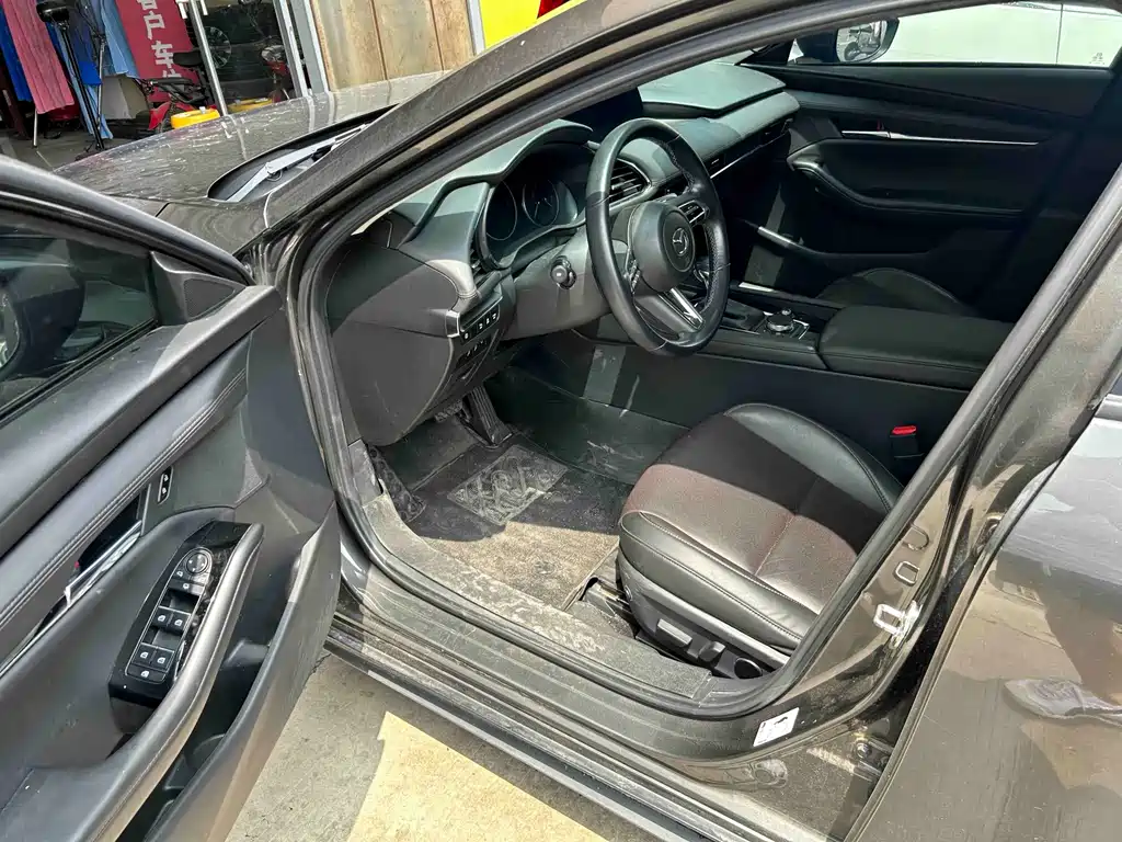 Mazda 3 Angkesela 2022