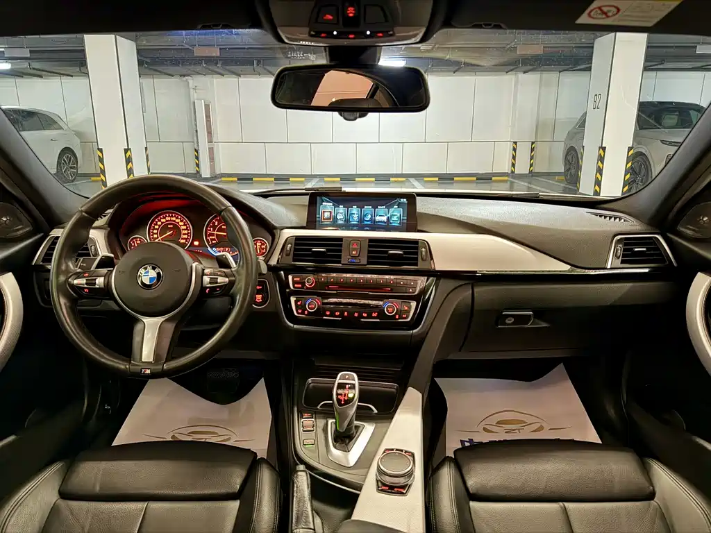 BMW 3 Series 2017 — фото 11