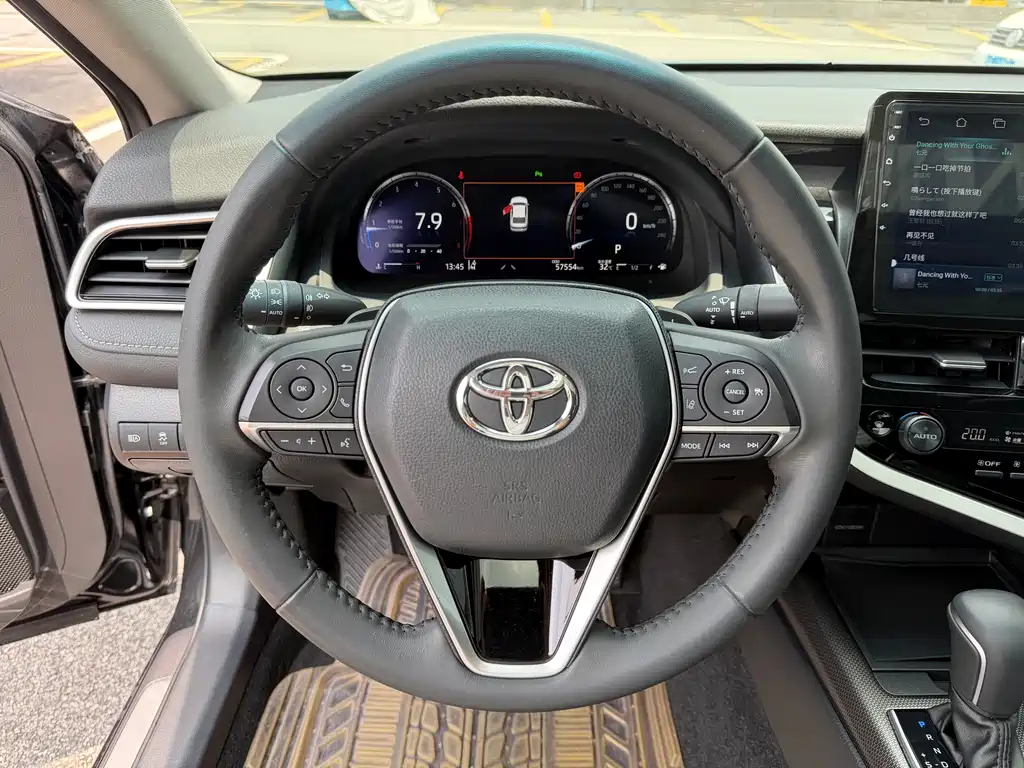Toyota Camry 2022 — фото 11