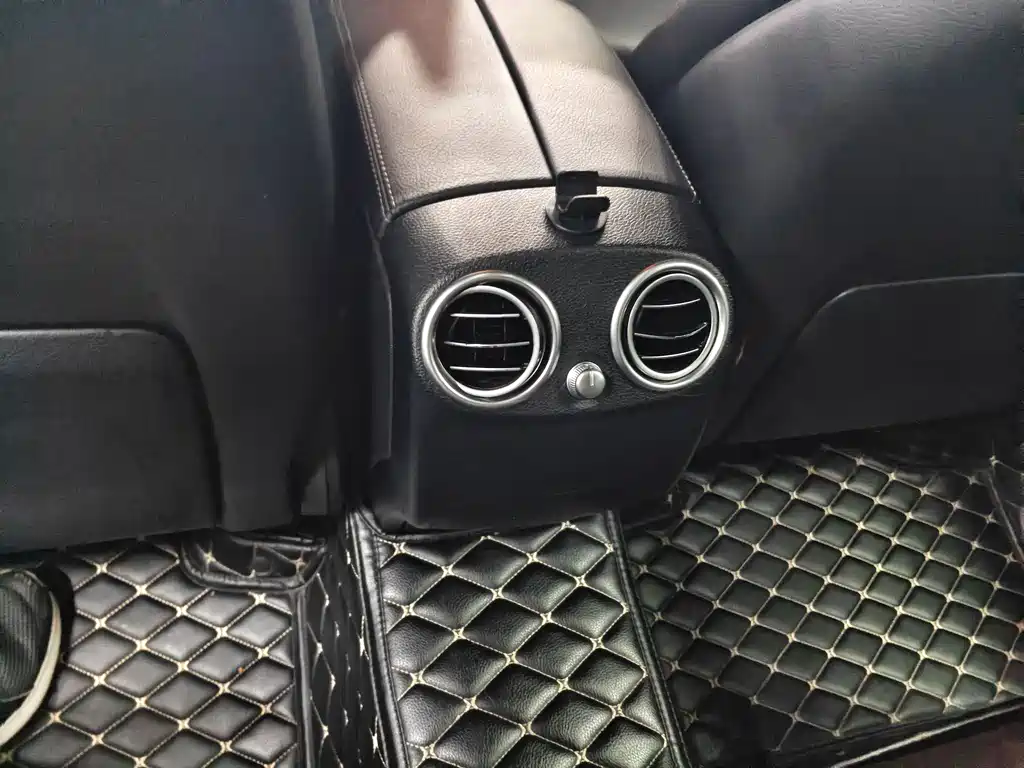 Mercedes-Benz GLC 2017 — фото 12