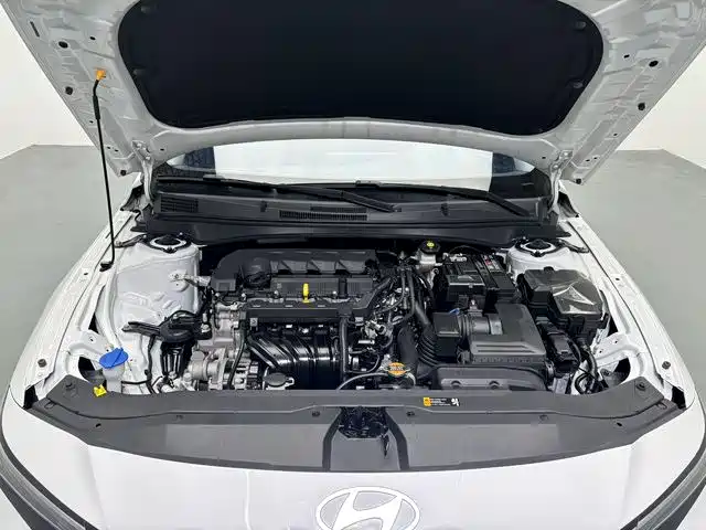 Hyundai Elantra 2025 — фото 17