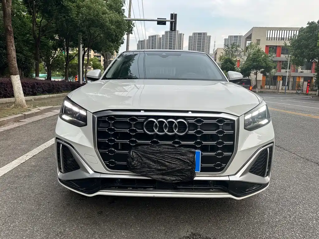 Audi Q2L 2022 — фото 15