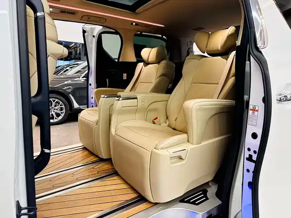 Toyota Alphard 2015
