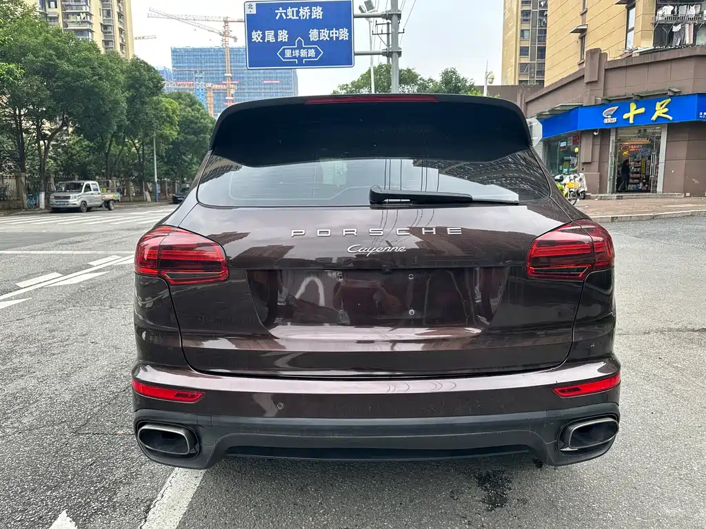 Porsche Cayenne 2016 — фото 15