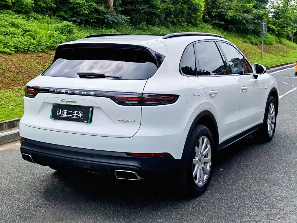 Porsche Cayenne Hybrid 2019 — фото 7