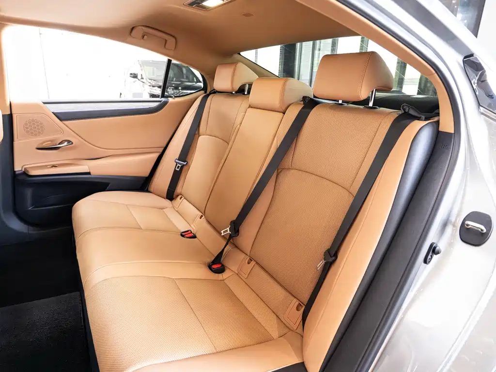 Lexus ES 2025 — фото 12