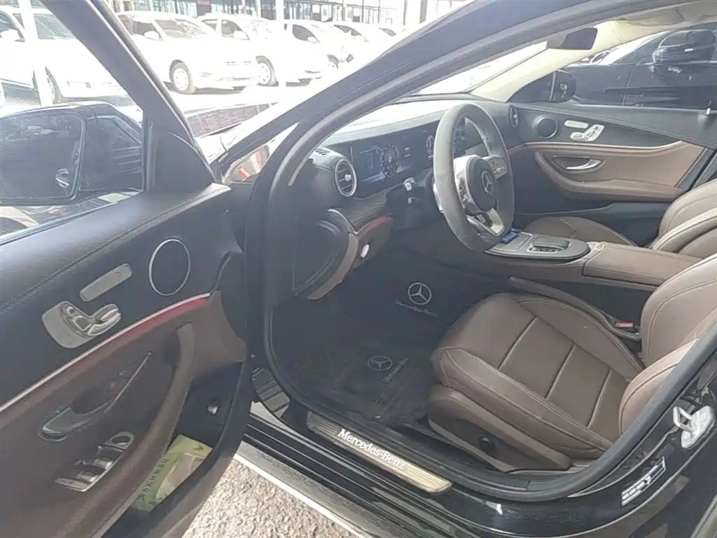 Mercedes-Benz E-Class 2020 — фото 16