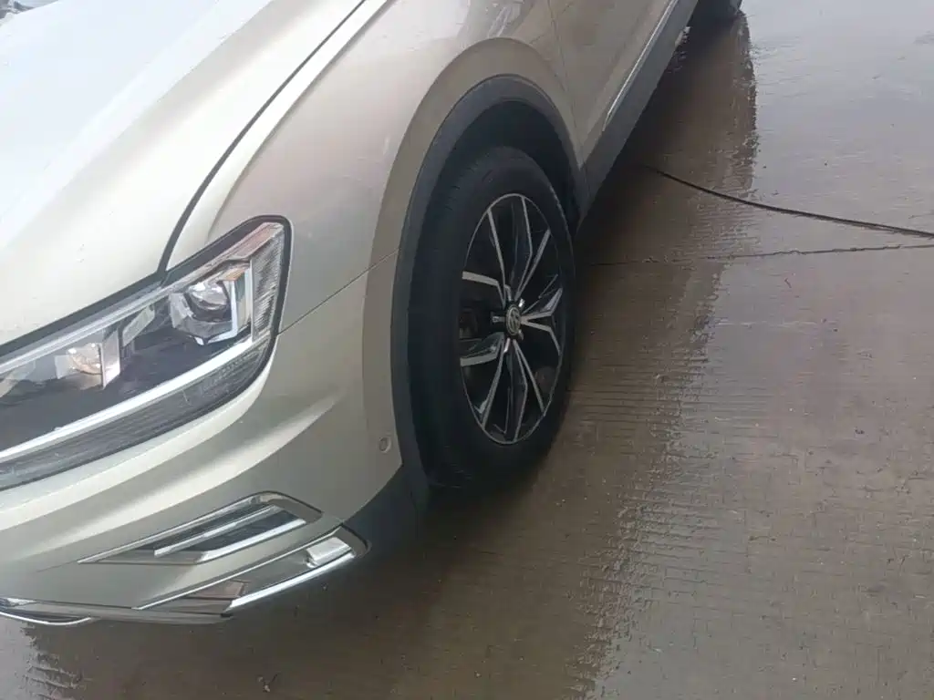 Volkswagen Tiguan L 2020 — фото 23
