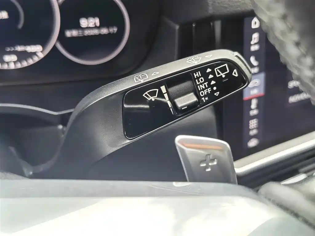 Porsche Cayenne Hybrid 2019 — фото 29