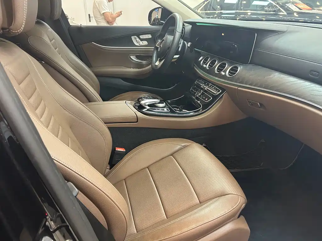 Mercedes-Benz E-Class 2017 — фото 16