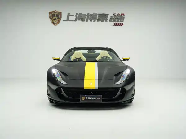 Ferrari 812 2022