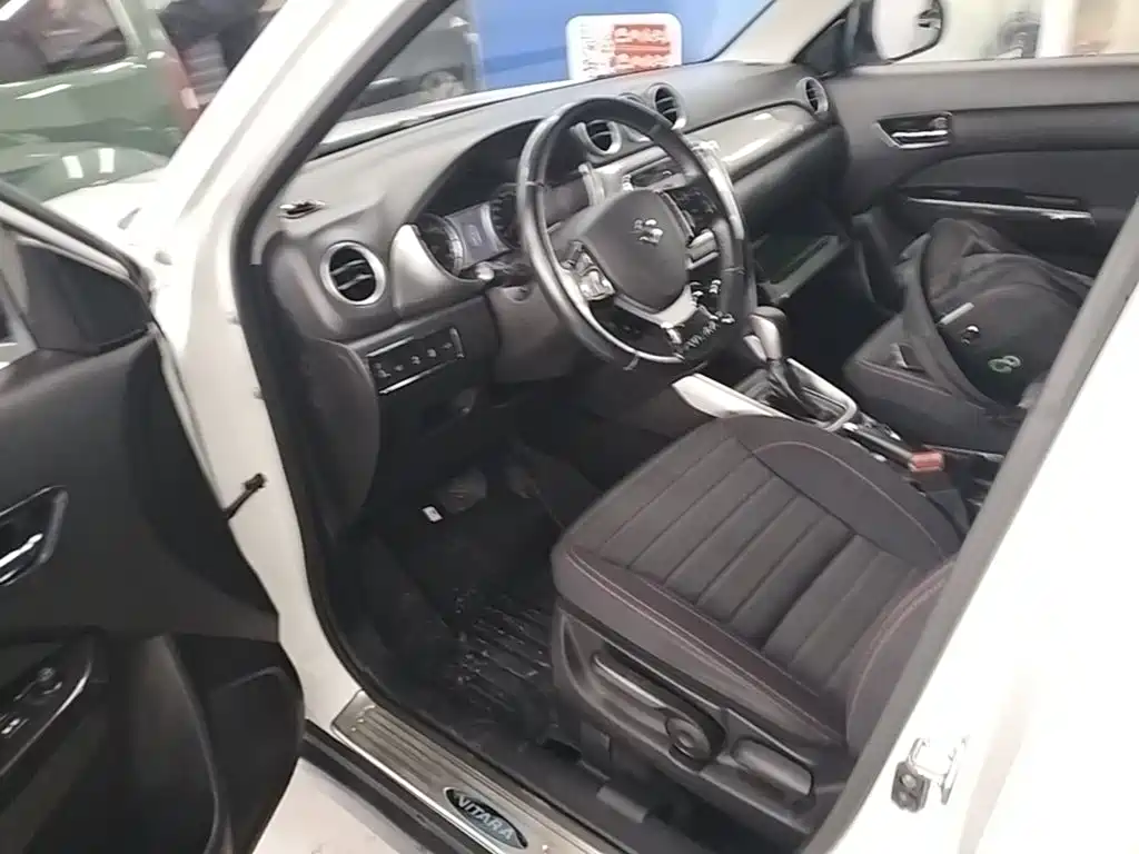 Suzuki Vitara 2017 — фото 16