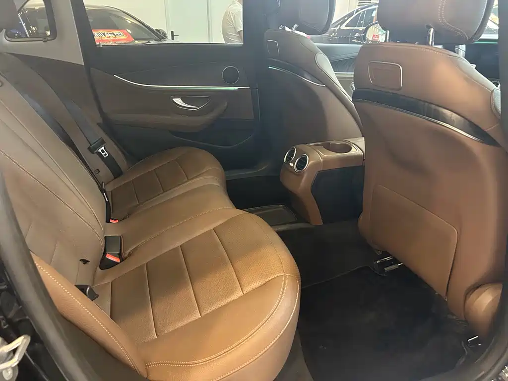 Mercedes-Benz E-Class 2017 — фото 15