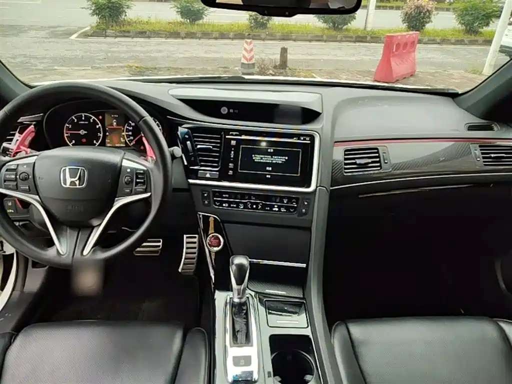 Honda Spirior 2015 — фото 10