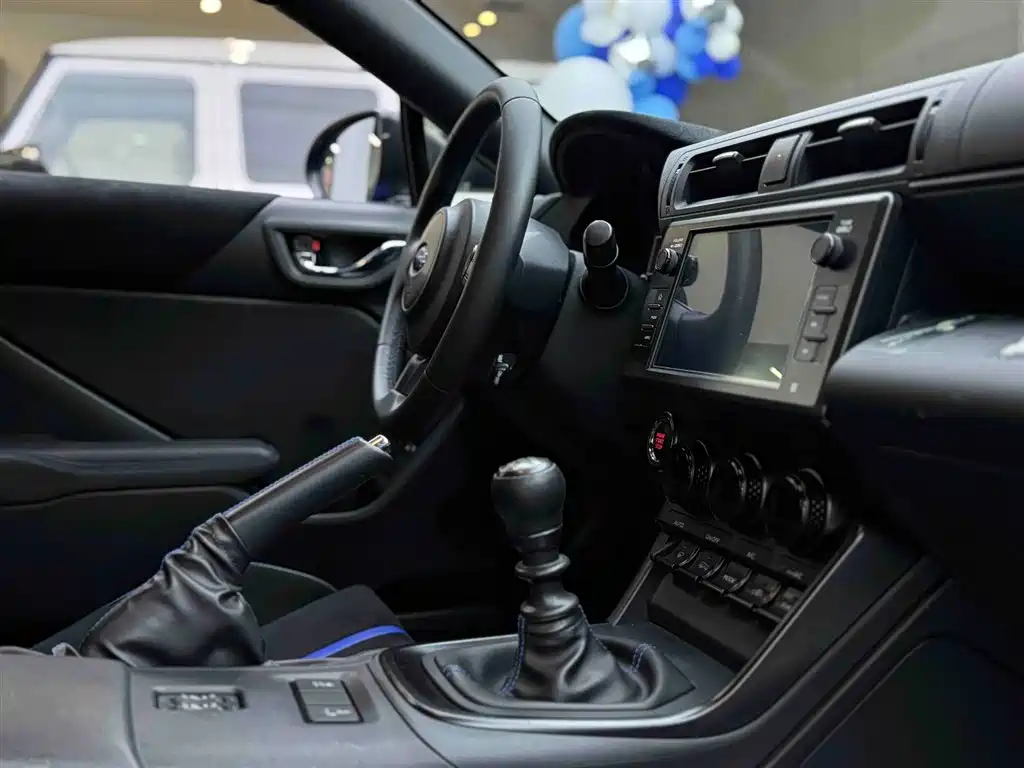 Subaru BRZ 2023 — фото 13