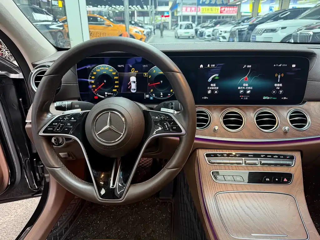 Mercedes-Benz E-Class 2021 — фото 13