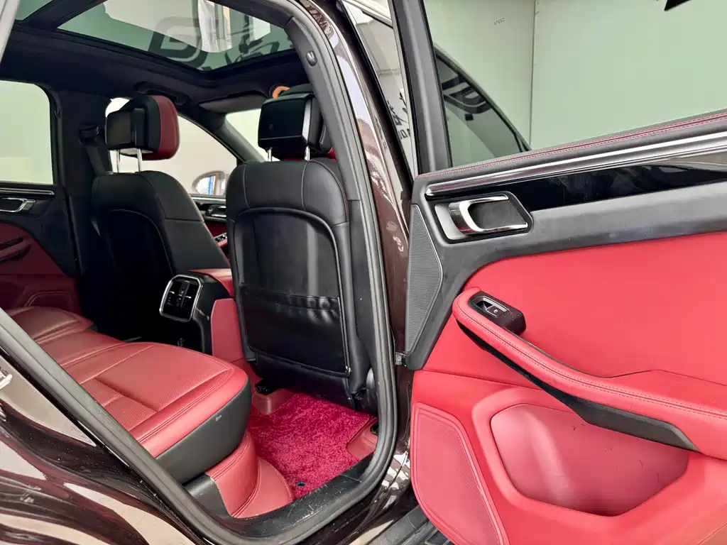 Porsche Macan 2017 — фото 10
