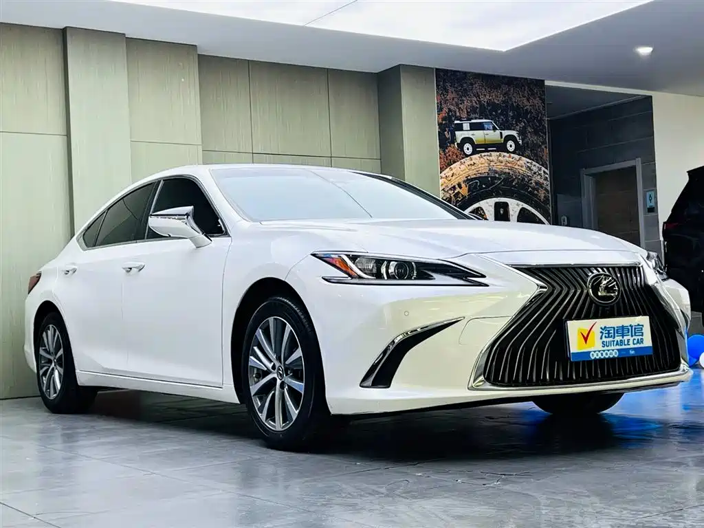 Lexus ES 2020 — фото 3