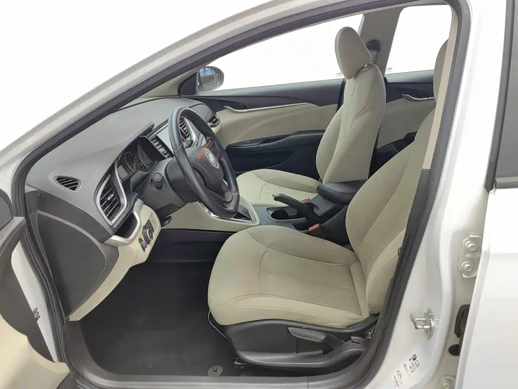 Buick Excelle GT 2017 — фото 10