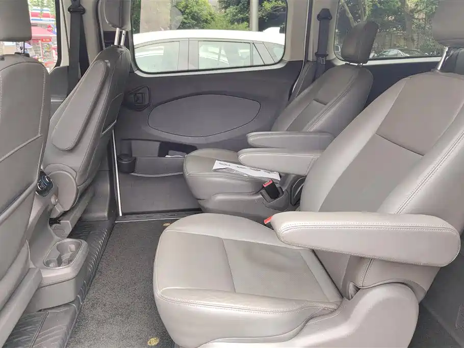 Ford Tourneo 2019 — фото 11