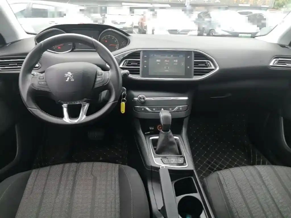 Peugeot 308S 2018 — фото 10