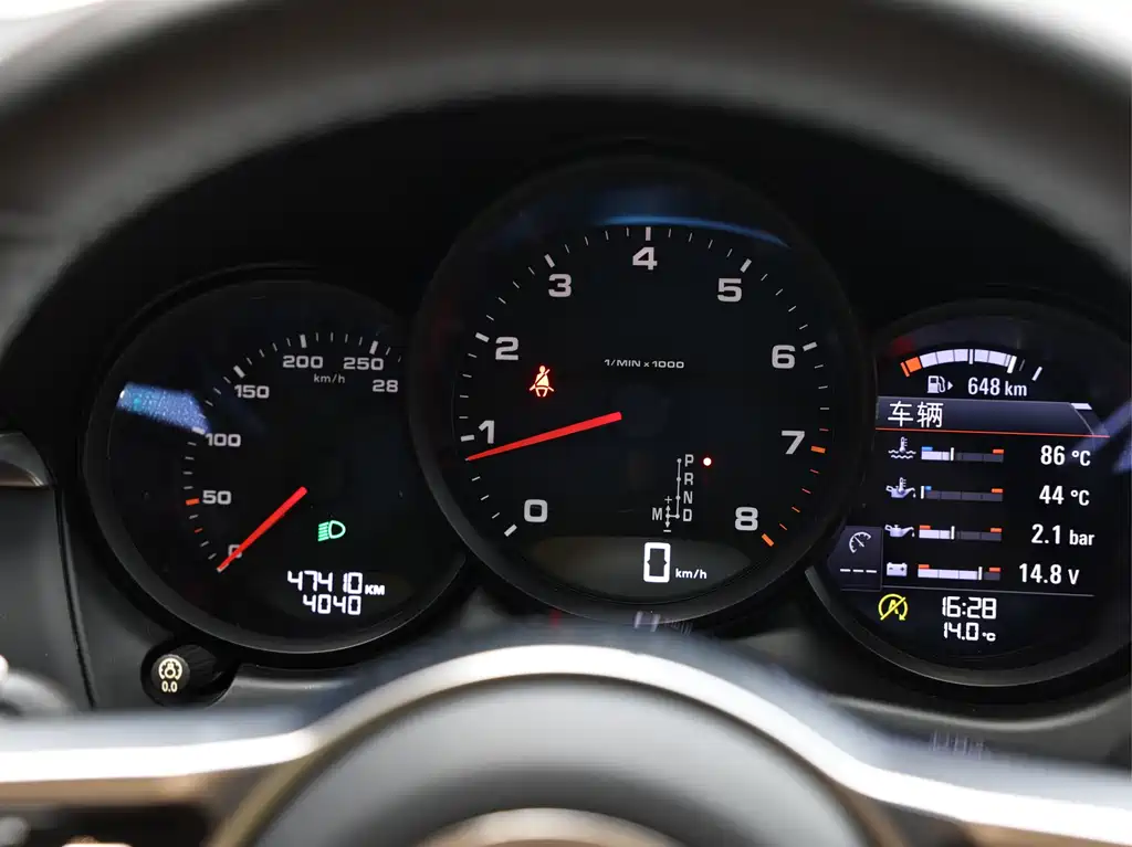 Porsche Macan 2018 — фото 15