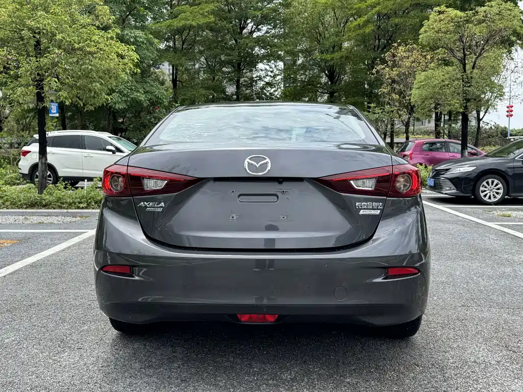 Mazda 3 Axela 2019 — фото 20
