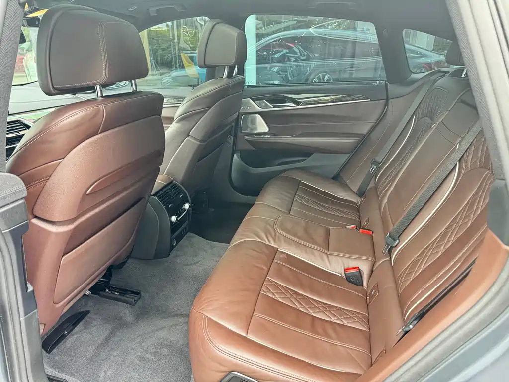 BMW 6 Series GT 2020 — фото 18