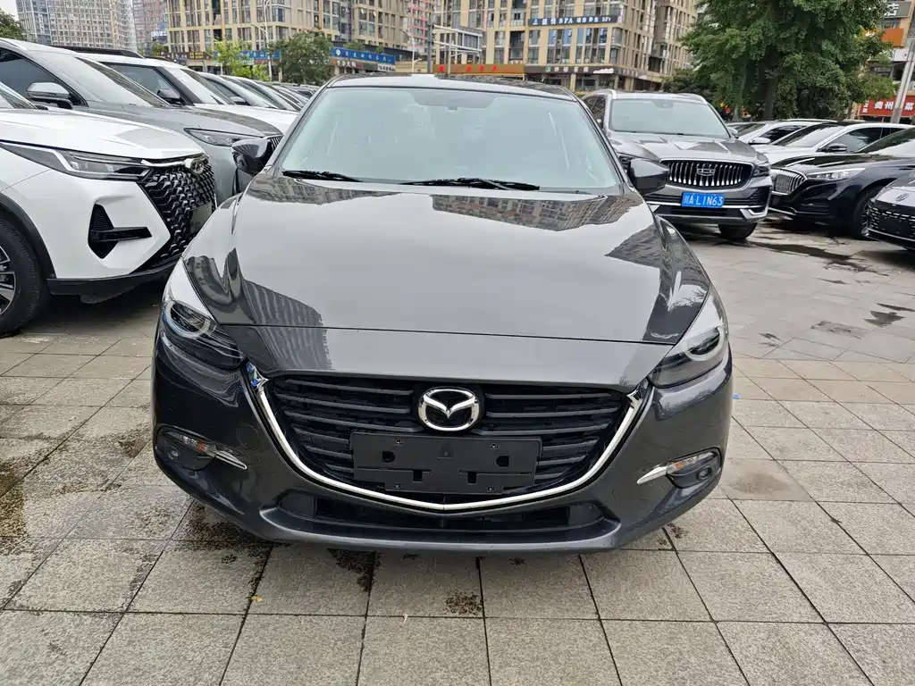 Mazda 3 Axela 2018 — фото 2