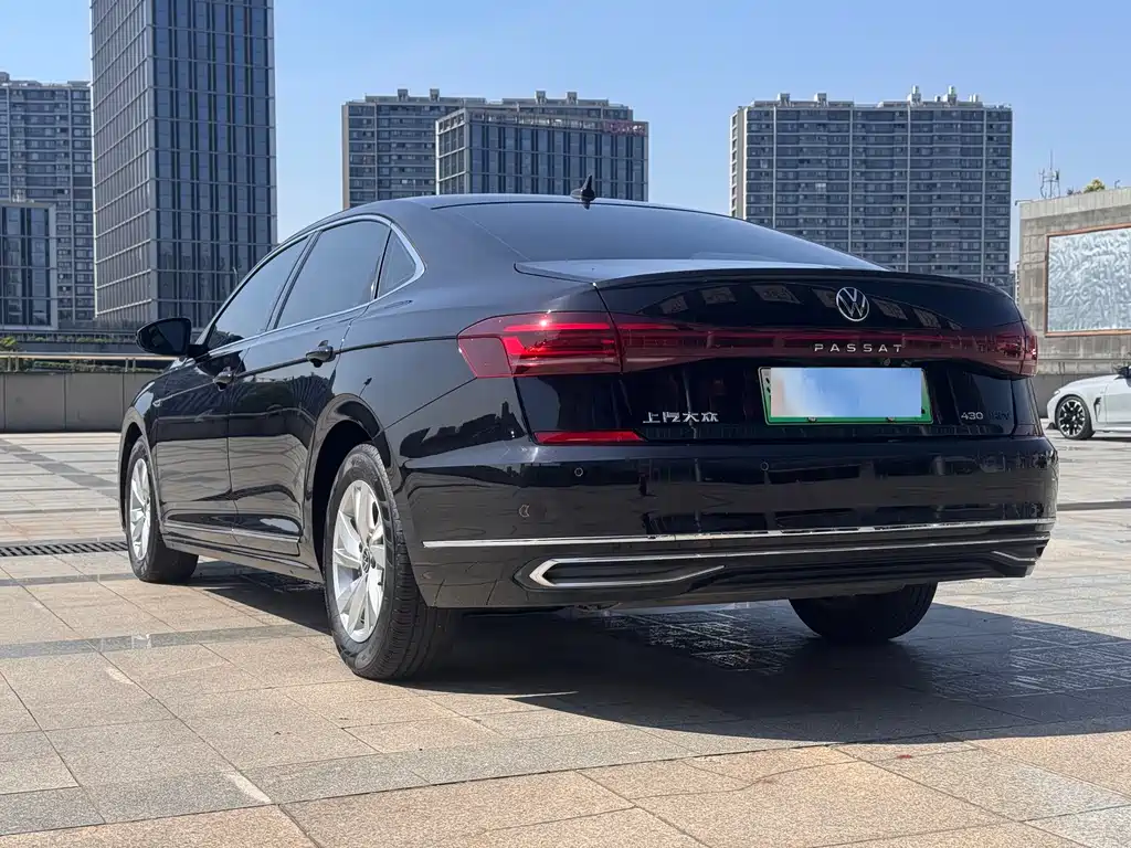 Volkswagen Passat PHEV 2023 — фото 7
