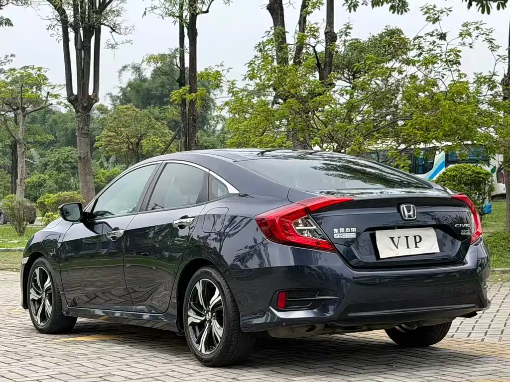 Honda Civic 2017 — фото 4