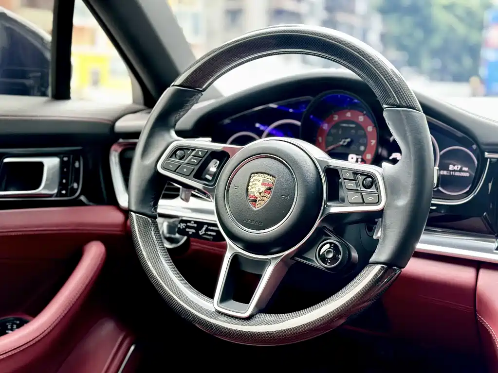 Porsche Panamera 2019 — фото 19