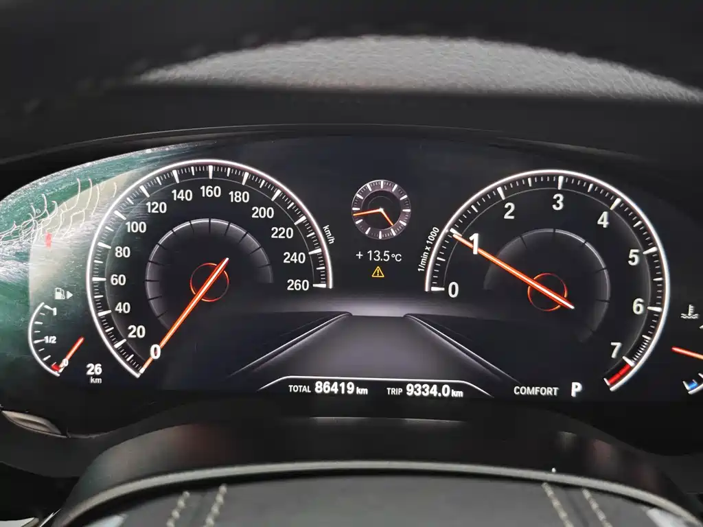 BMW 5 Series 2019 — фото 15