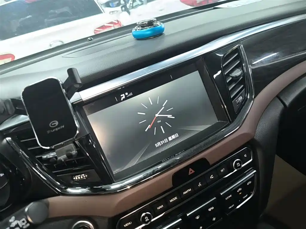 GAC Motor Trumpchi GS8 2017 — фото 13