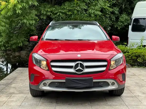 Mercedes-Benz GLA 2015