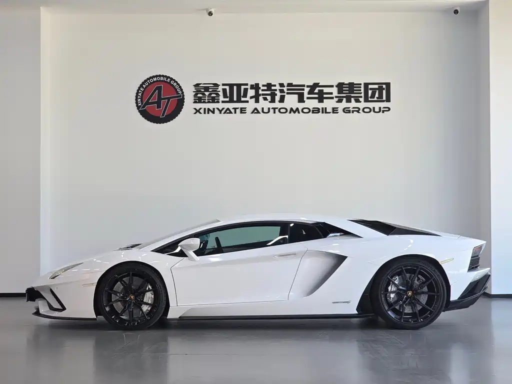 Lamborghini Aventador 2012 — фото 5