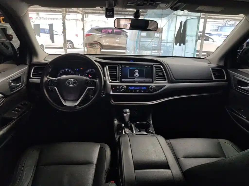 Toyota Highlander 2016 — фото 10
